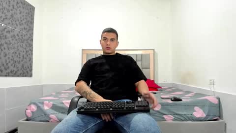 SIMON KELER online show from December 13, 2025, 10:26 pm