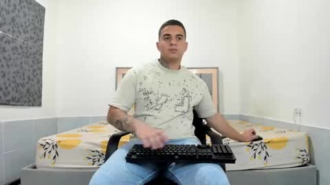 SIMON KELER online show from May 15, 2026, 11:45 pm