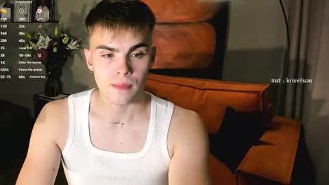 Snapshot of simonwnl chatting on August 9, 2026, 6:35 pm Simon online show from August 9, 2026, 6:35 pm