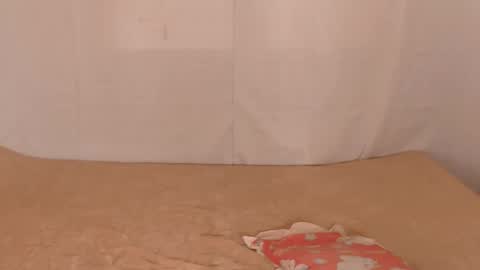 L Y N online show from February 10, 2026, 4:38 am