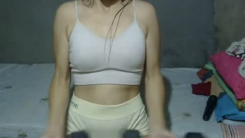 Snapshot of simply_me143 chatting on June 17, 2026, 1:08 am mia online show from June 17, 2026, 1:08 am