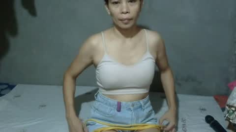 Snapshot of simply_me143 chatting on June 19, 2026, 11:52 pm mia online show from June 19, 2026, 11:52 pm