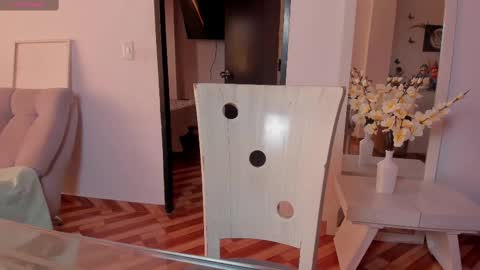 zoe online show from February 25, 2025, 4:31 pm