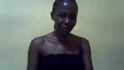 Snapshot of simplyloy33 chatting on July 7, 2026, 7:23 am simplyloy33 online show from July 7, 2026, 7:23 am