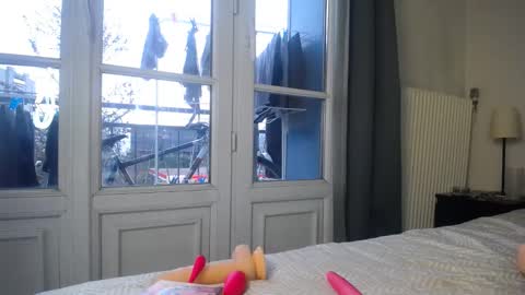 Sofi wed. - sat. 11am - 11 pm and Santi with Sofi sun.. - tue. 11 am - 5 pm  europe online show from December 5, 2024, 3:39 pm