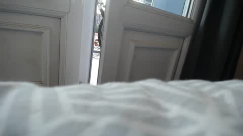 Sofi wed. - sat. 11am - 11 pm and Santi with Sofi sun.. - tue. 11 am - 5 pm  europe online show from December 20, 2024, 3:31 pm