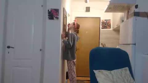 simyhvn online show from February 25, 2025, 5:08 am