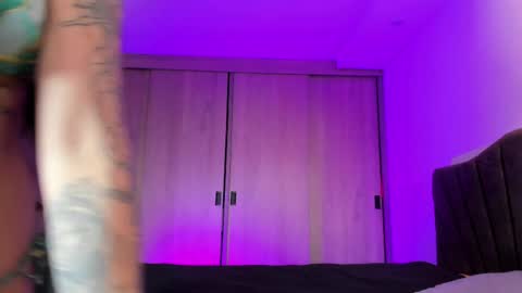 Sunny online show from April 1, 2026, 7:55 pm