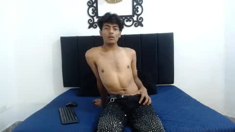 Snapshot of sinboy_ chatting on April 24, 2026, 11:23 am online show from April 24, 2026, 11:23 am