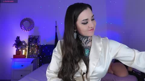 Snapshot of sindeleros chatting on December 3, 2024, 1:32 pm Ms. Sindel online show from December 3, 2024, 1:32 pm