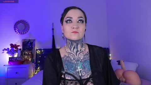 Snapshot of sindeleros chatting on December 16, 2024, 2:05 pm Ms. Sindel online show from December 16, 2024, 2:05 pm