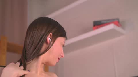   online show from November 28, 2025, 4:59 am