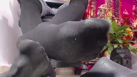 only foot                         worshipers here online show from January 6, 2025, 7:13 pm