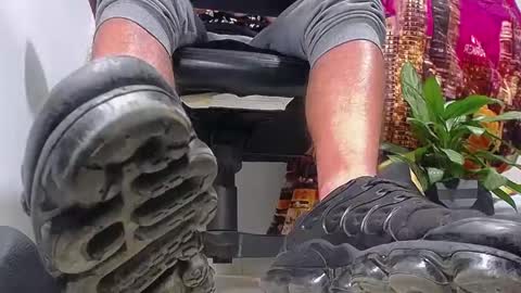 only foot                         worshipers here online show from January 7, 2025, 1:17 am