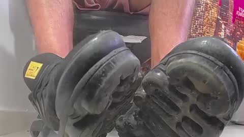 only foot                         worshipers here online show from January 30, 2025, 9:25 pm