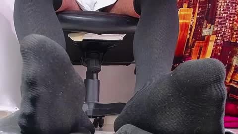 only foot                         worshipers here online show from March 6, 2025, 6:37 pm