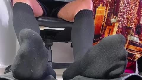 only foot                         worshipers here online show from March 12, 2025, 9:35 pm