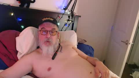Snapshot of sirbeercan chatting on February 24, 2025, 7:44 am sir beer can the friendly hermit online show from February 24, 2025, 7:44 am