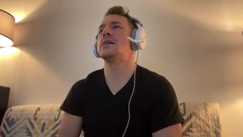 Snapshot of sirbubblesworth chatting on February 22, 2025, 12:49 am sirbubblesworth online show from February 22, 2025, 12:49 am