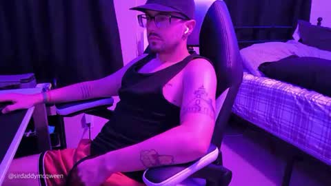 Snapshot of sirdaddymcqween chatting on August 8, 2026, 2:36 am Sir Daddy McQween online show from August 8, 2026, 2:36 am