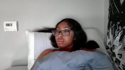 sireddesired_ online show from April 8, 2026, 8:42 pm