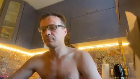 Snapshot of sirena2025 chatting on September 8, 2025, 3:33 pm sirena2025 online show from September 8, 2025, 3:33 pm