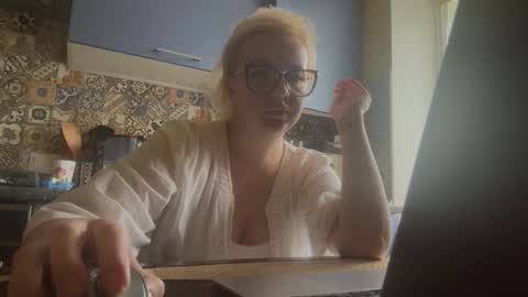 Snapshot of sirena2025 chatting on September 16, 2025, 11:11 am sirena2025 online show from September 16, 2025, 11:11 am