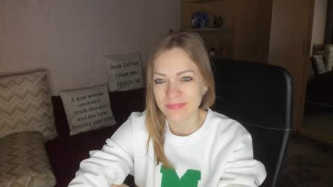 Snapshot of sirenasilk chatting on January 13, 2026, 3:01 am sirenasilk online show from January 13, 2026, 3:01 am