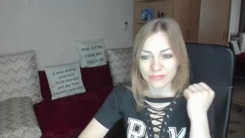 Snapshot of sirenasilk chatting on January 14, 2026, 3:12 am sirenasilk online show from January 14, 2026, 3:12 am