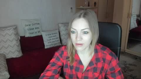 Snapshot of sirenasilk chatting on March 9, 2026, 3:32 am sirenasilk online show from March 9, 2026, 3:32 am