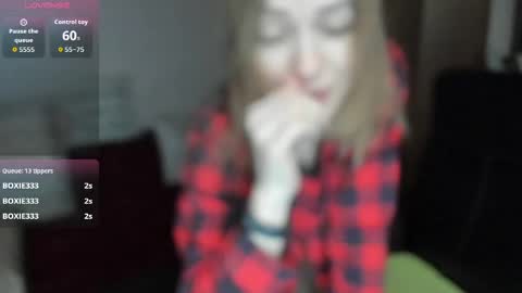 Snapshot of sirenasilk chatting on April 12, 2026, 3:06 pm sirenasilk online show from April 12, 2026, 3:06 pm