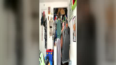 siriss_boyrag online show from June 20, 2026, 6:11 pm