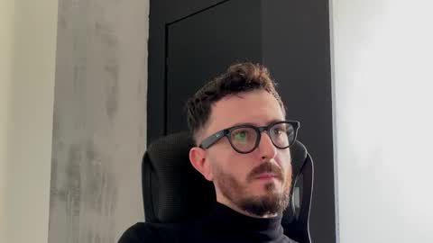 Sir Max online show from November 3, 2025, 12:50 pm