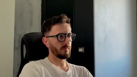 Sir Max online show from November 5, 2025, 10:26 am