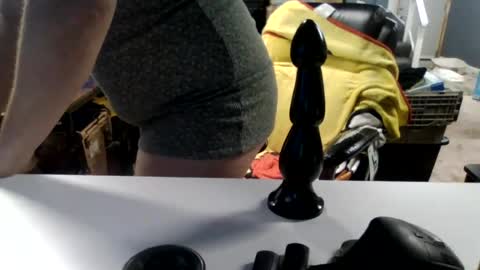 sissifrick online show from June 12, 2026, 8:02 am