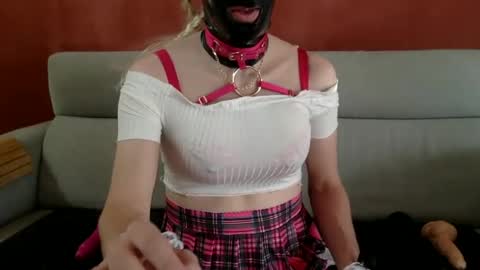sissybreanna08 online show from May 1, 2026, 5:23 am