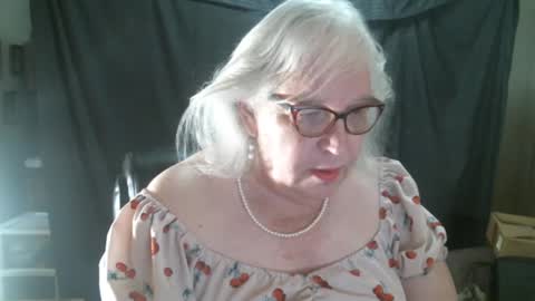 Sissy Diane online show from February 15, 2025, 2:00 pm