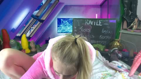 Snapshot of siswet19 chatting on January 9, 2025, 2:29 pm Elise online show from January 9, 2025, 2:29 pm