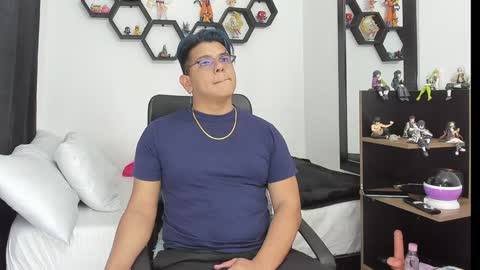 Snapshot of siul_bigcock chatting on January 31, 2025, 7:29 pm Siul Thompson online show from January 31, 2025, 7:29 pm