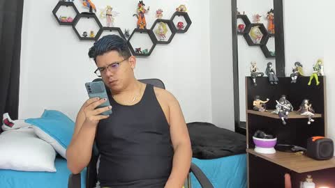 Snapshot of siul_bigcock chatting on February 4, 2025, 12:22 pm Siul Thompson online show from February 4, 2025, 12:22 pm