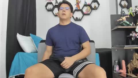 Siul Thompson online show from December 5, 2025, 11:41 am