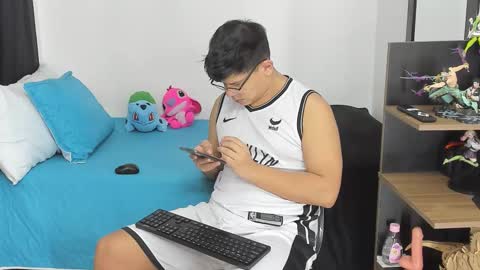 Siul Thompson online show from December 16, 2025, 11:37 am