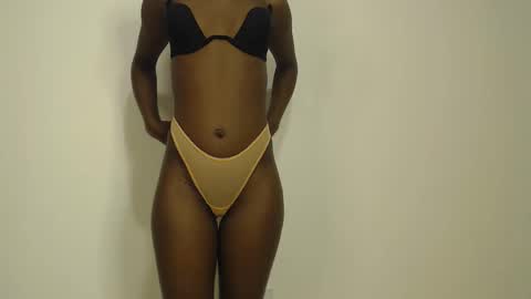 Snapshot of sizzly_ass chatting on May 17, 2026, 1:18 pm sizzly_ass online show from May 17, 2026, 1:18 pm