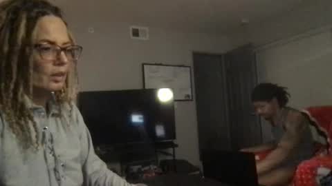 Snapshot of skarfos_babes chatting on December 8, 2024, 12:07 am skarfos_babes online show from December 8, 2024, 12:07 am