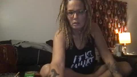 Snapshot of skarfos_babes chatting on December 8, 2024, 5:55 pm skarfos_babes online show from December 8, 2024, 5:55 pm