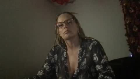 Snapshot of skarfos_babes chatting on December 12, 2024, 8:10 pm skarfos_babes online show from December 12, 2024, 8:10 pm