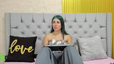 Skarlet online show from November 26, 2025, 6:31 pm