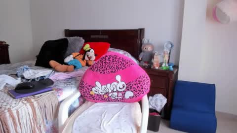 Skarleth King online show from February 8, 2026, 4:43 pm