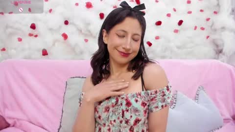 Snapshot of skarletjhonson_ chatting on May 3, 2026, 8:20 am Skarlet online show from May 3, 2026, 8:20 am