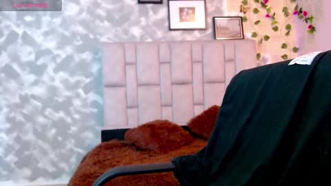 Snapshot of skarletsky chatting on February 5, 2025, 6:37 pm skarletsky online show from February 5, 2025, 6:37 pm